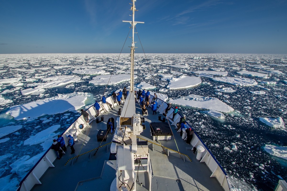 Spirit Enderby towards Antarctica