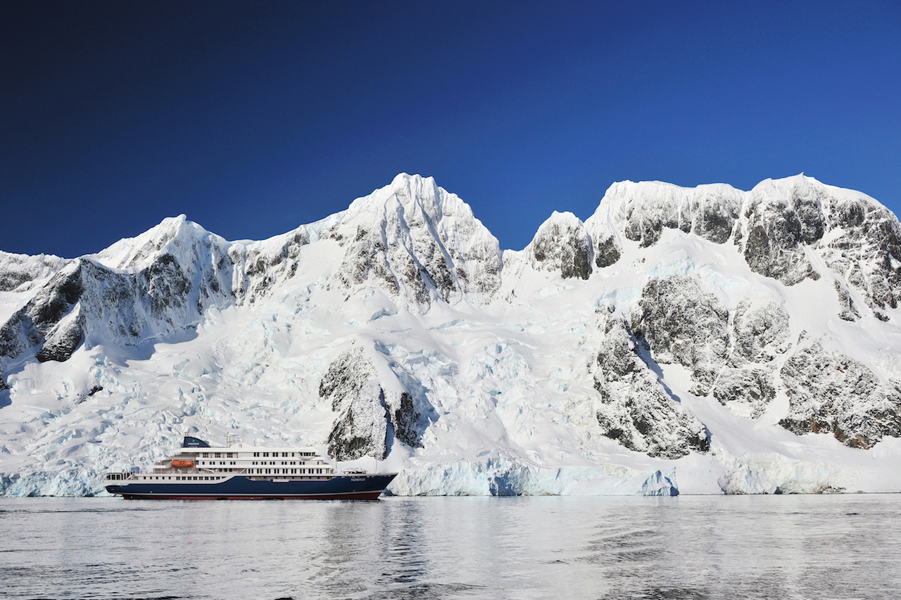 Hondius cruising in Antarctica