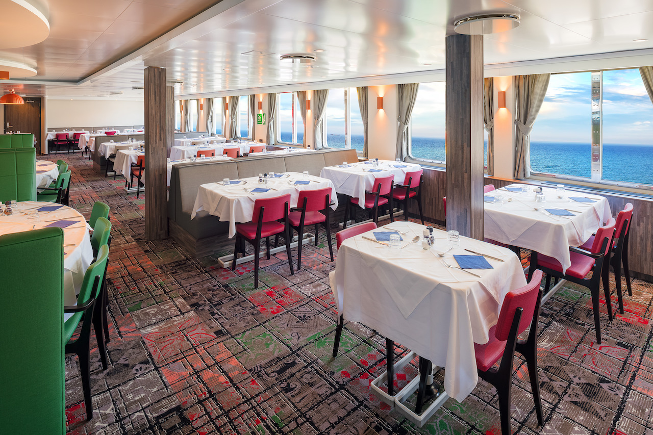 hondius ship dining room 