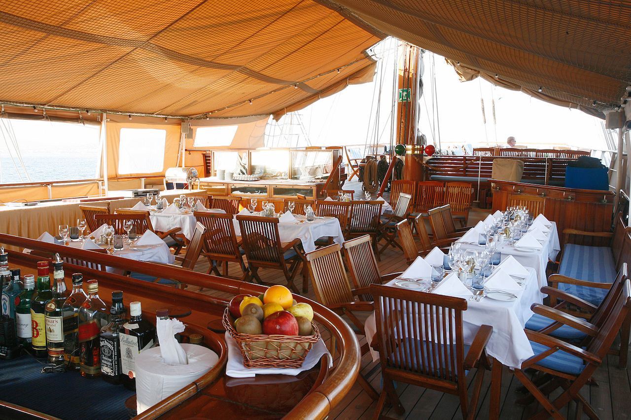 sea cloud cruises dining 